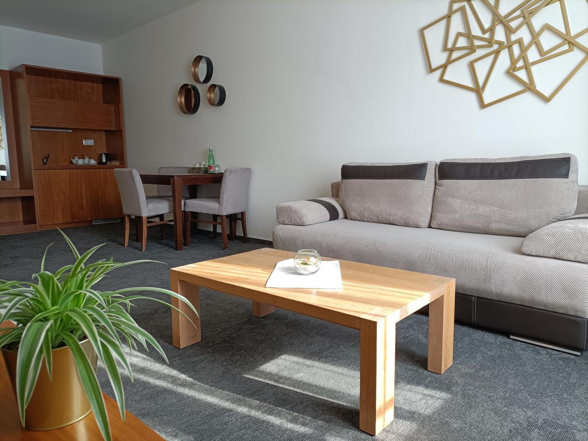 Hotel Eminent Stupava Εξωτερικό φωτογραφία