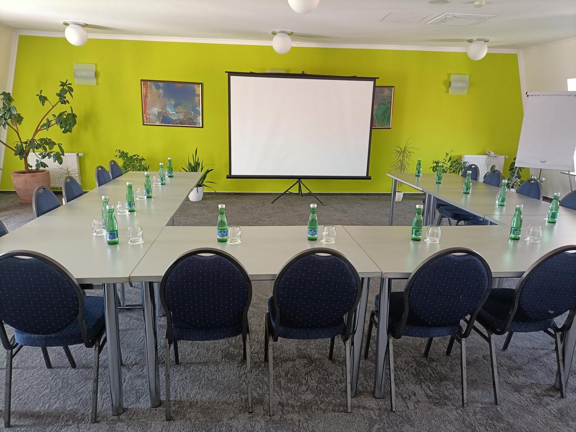 Hotel Eminent Stupava Εξωτερικό φωτογραφία