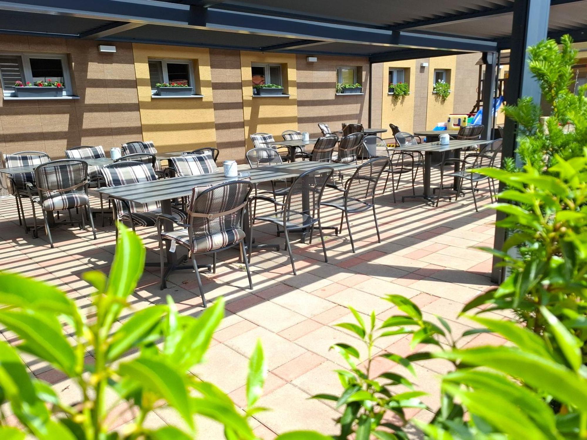 Hotel Eminent Stupava Εξωτερικό φωτογραφία