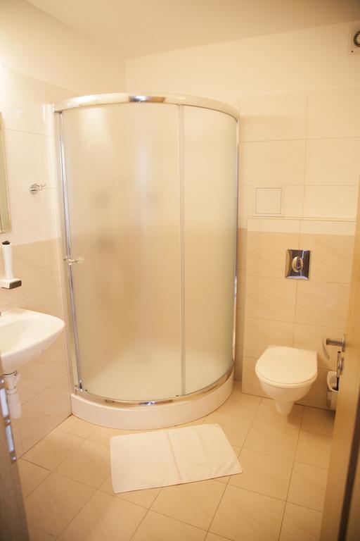 Hotel Eminent Stupava Εξωτερικό φωτογραφία